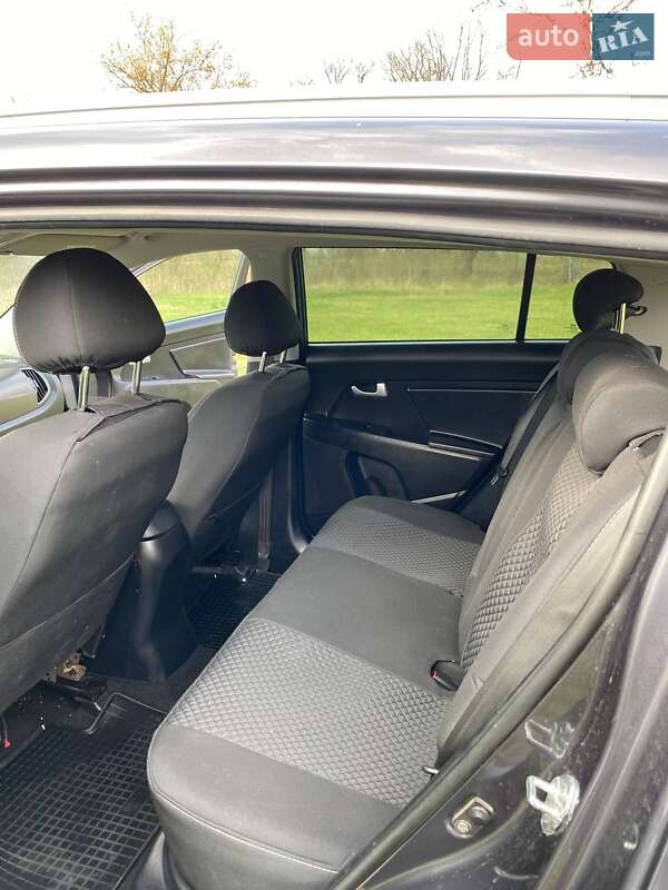 Внедорожник / Кроссовер Kia Sportage 2012 в Гвоздеце