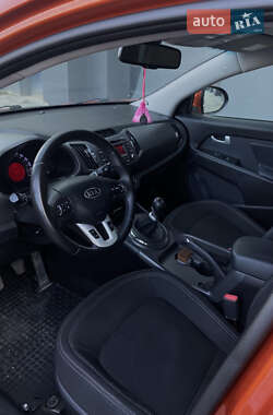 Внедорожник / Кроссовер Kia Sportage 2011 в 