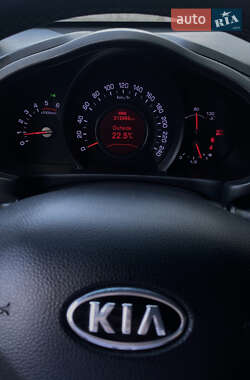 Внедорожник / Кроссовер Kia Sportage 2011 в 