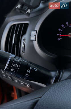 Внедорожник / Кроссовер Kia Sportage 2011 в 