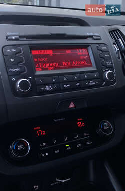 Внедорожник / Кроссовер Kia Sportage 2011 в 