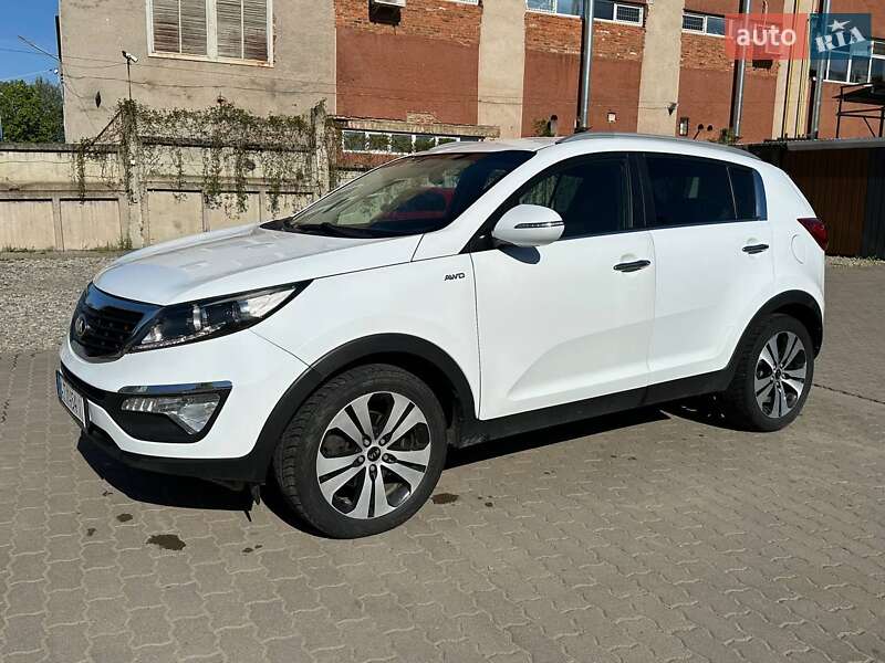 Внедорожник / Кроссовер Kia Sportage 2012 в Калуше