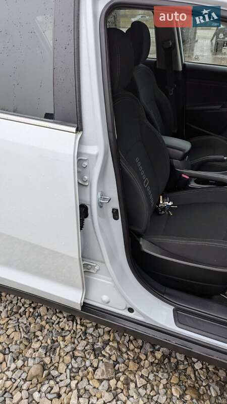 Внедорожник / Кроссовер Kia Sportage 2012 в Калуше