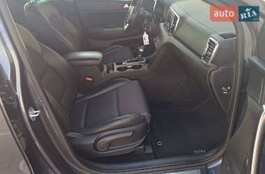 Позашляховик / Кросовер Kia Sportage 2017 в 