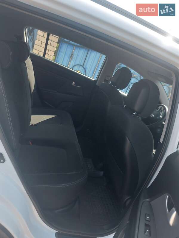 Позашляховик / Кросовер Kia Sportage 2012 в Смілі