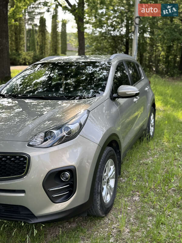 Внедорожник / Кроссовер Kia Sportage 2016 в 