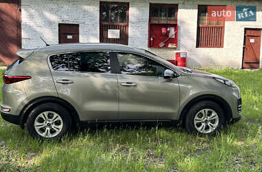 Внедорожник / Кроссовер Kia Sportage 2016 в 