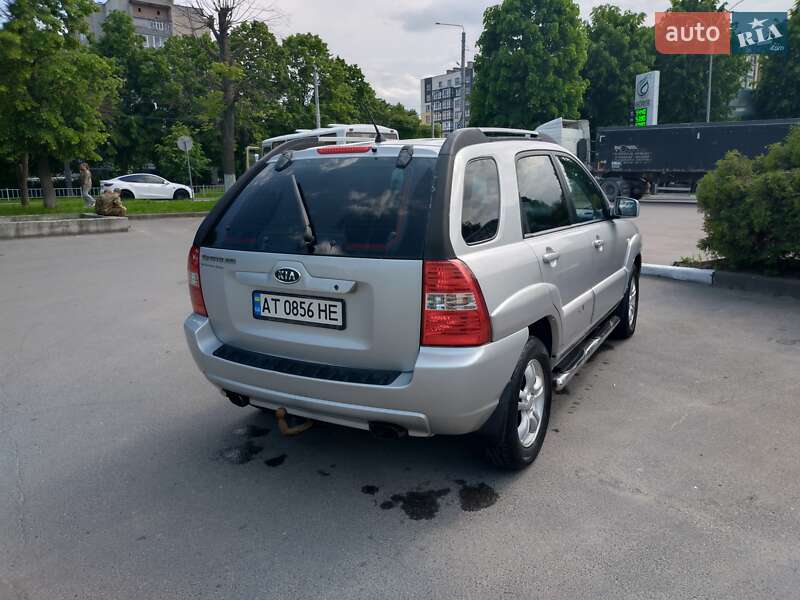 Позашляховик / Кросовер Kia Sportage 2006 в Івано-Франківську
