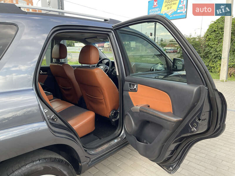 Позашляховик / Кросовер Kia Sportage 2009 в Полтаві