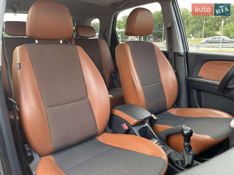 Позашляховик / Кросовер Kia Sportage 2009 в Полтаві