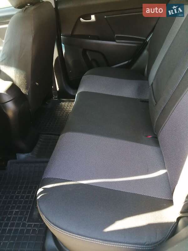 Внедорожник / Кроссовер Kia Sportage 2011 в Белой Церкви