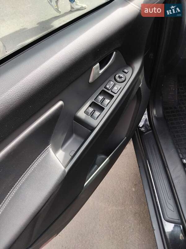 Внедорожник / Кроссовер Kia Sportage 2013 в Тернополе