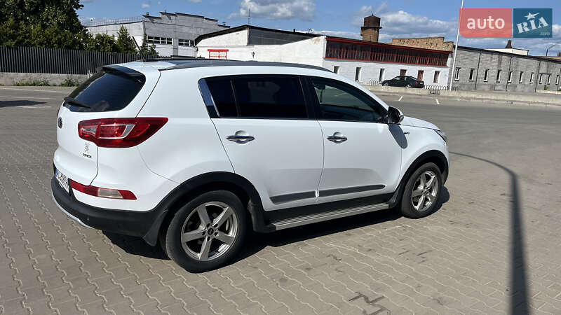 Внедорожник / Кроссовер Kia Sportage 2012 в Луцке