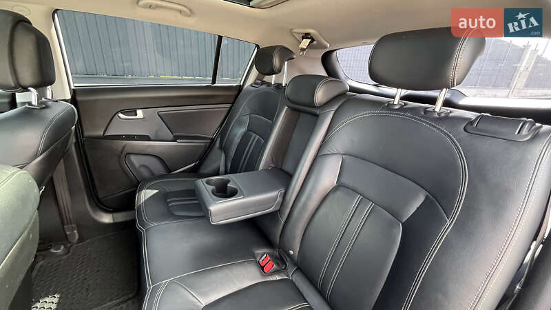 Внедорожник / Кроссовер Kia Sportage 2012 в Луцке