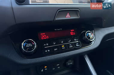 Позашляховик / Кросовер Kia Sportage 2015 в 