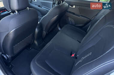 Позашляховик / Кросовер Kia Sportage 2015 в 