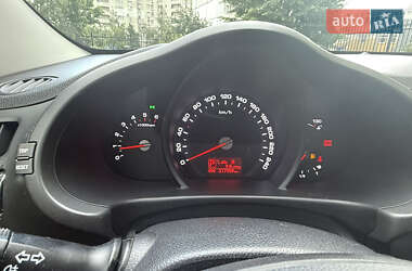 Позашляховик / Кросовер Kia Sportage 2012 в 