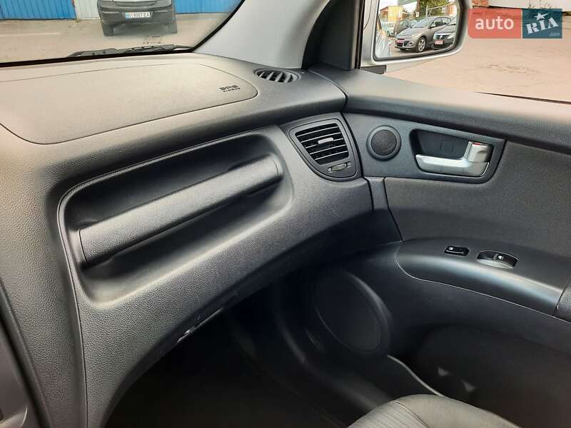 Внедорожник / Кроссовер Kia Sportage 2009 в Полтаве