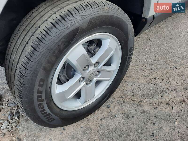 Внедорожник / Кроссовер Kia Sportage 2009 в Полтаве