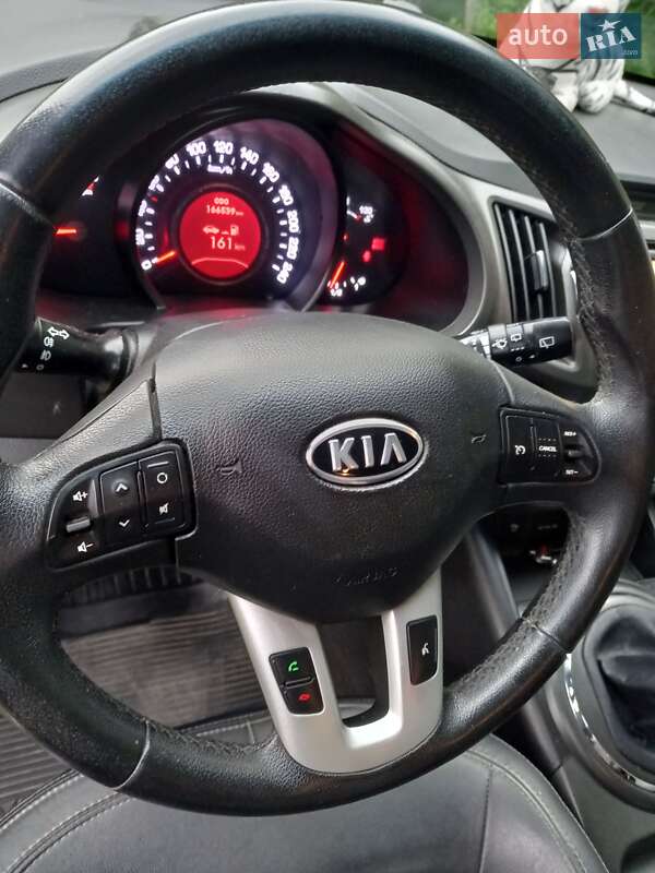 Внедорожник / Кроссовер Kia Sportage 2011 в Романове