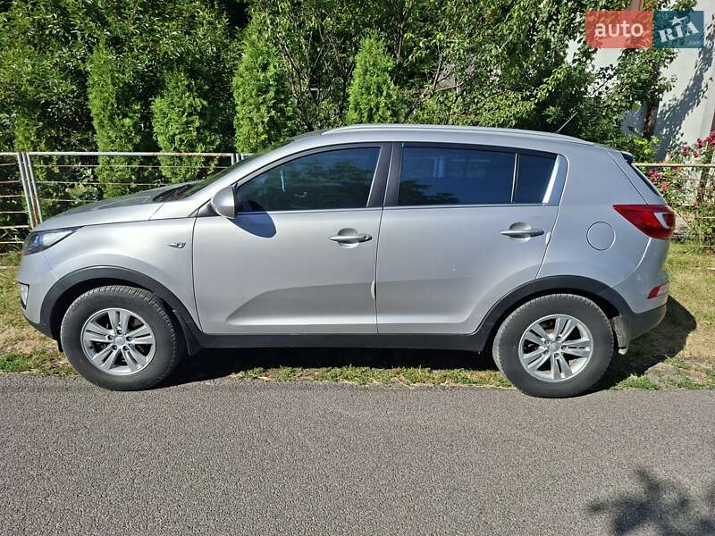 Внедорожник / Кроссовер Kia Sportage 2011 в Ладыжине
