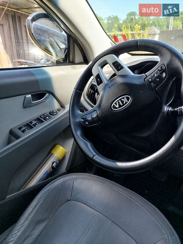 Внедорожник / Кроссовер Kia Sportage 2012 в Яворове