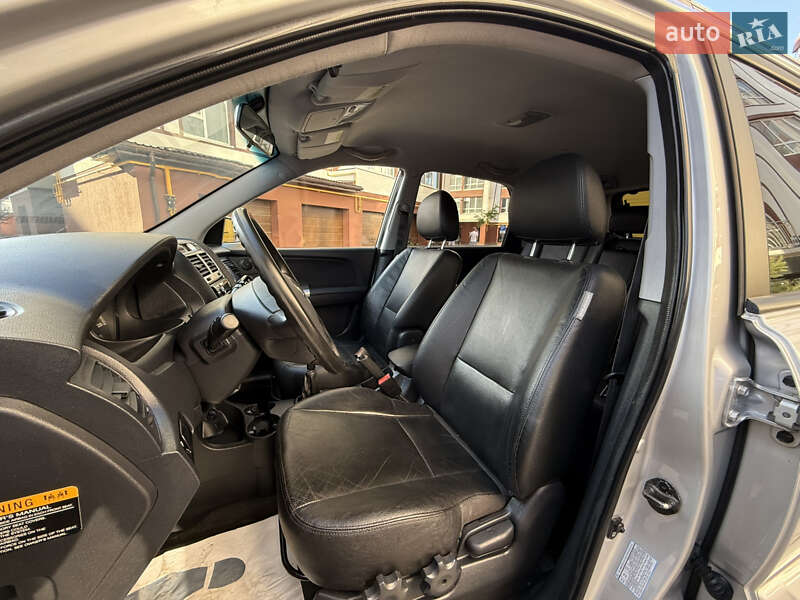 Позашляховик / Кросовер Kia Sportage 2008 в Івано-Франківську