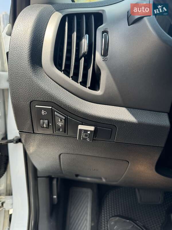 Позашляховик / Кросовер Kia Sportage 2012 в Дніпрі
