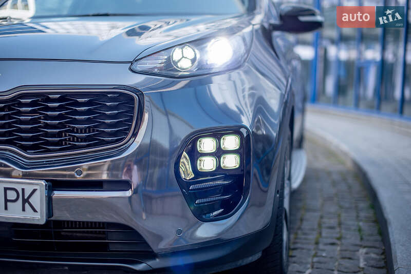 Позашляховик / Кросовер Kia Sportage 2016 в Одесі