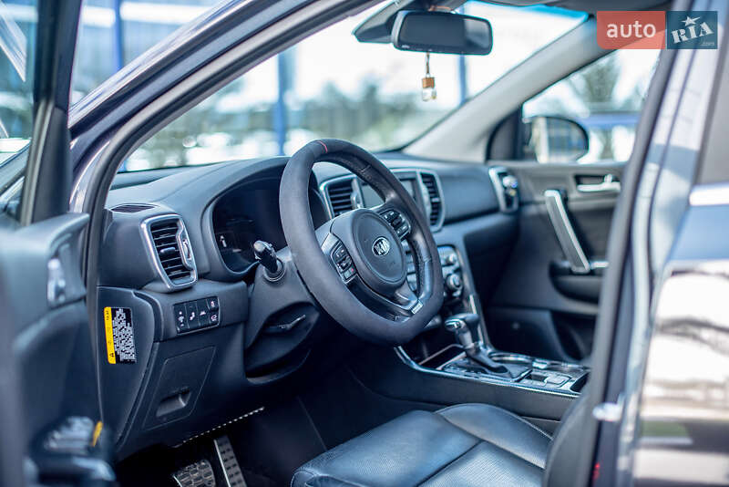 Позашляховик / Кросовер Kia Sportage 2016 в Одесі