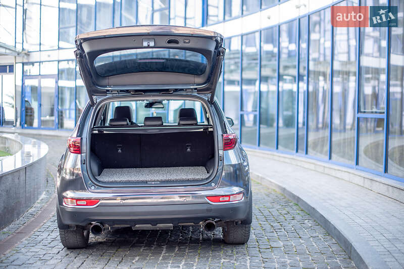 Позашляховик / Кросовер Kia Sportage 2016 в Одесі