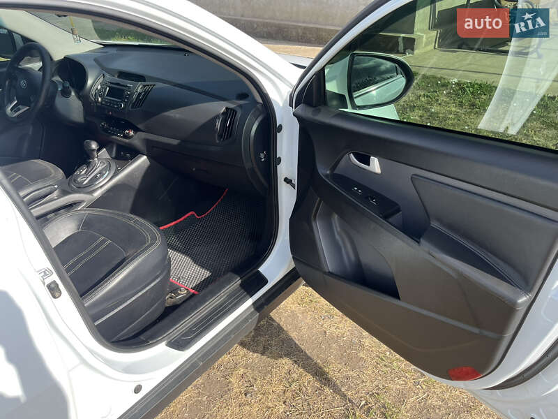 Позашляховик / Кросовер Kia Sportage 2012 в Єланці