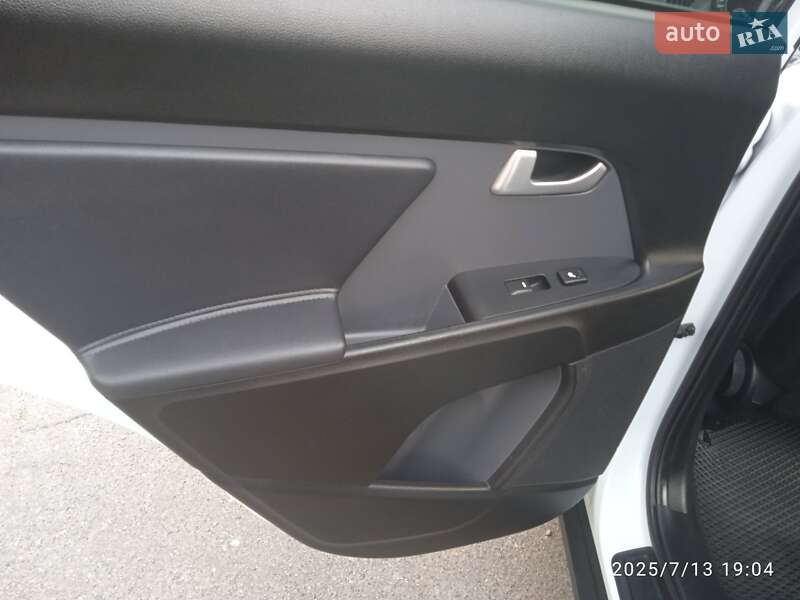 Позашляховик / Кросовер Kia Sportage 2011 в Запоріжжі