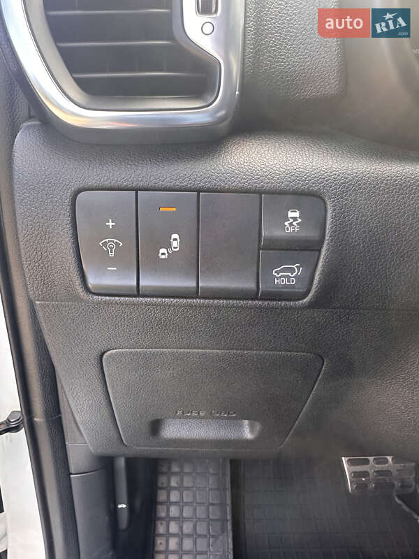 Позашляховик / Кросовер Kia Sportage 2016 в Києві