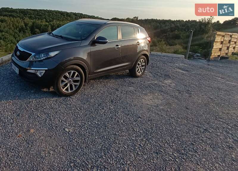 Внедорожник / Кроссовер Kia Sportage 2015 в Здолбунове