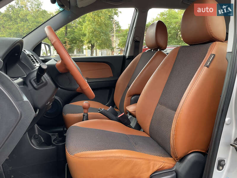 Позашляховик / Кросовер Kia Sportage 2006 в Миколаєві