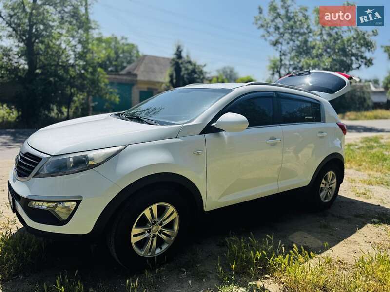Позашляховик / Кросовер Kia Sportage 2012 в Миколаєві