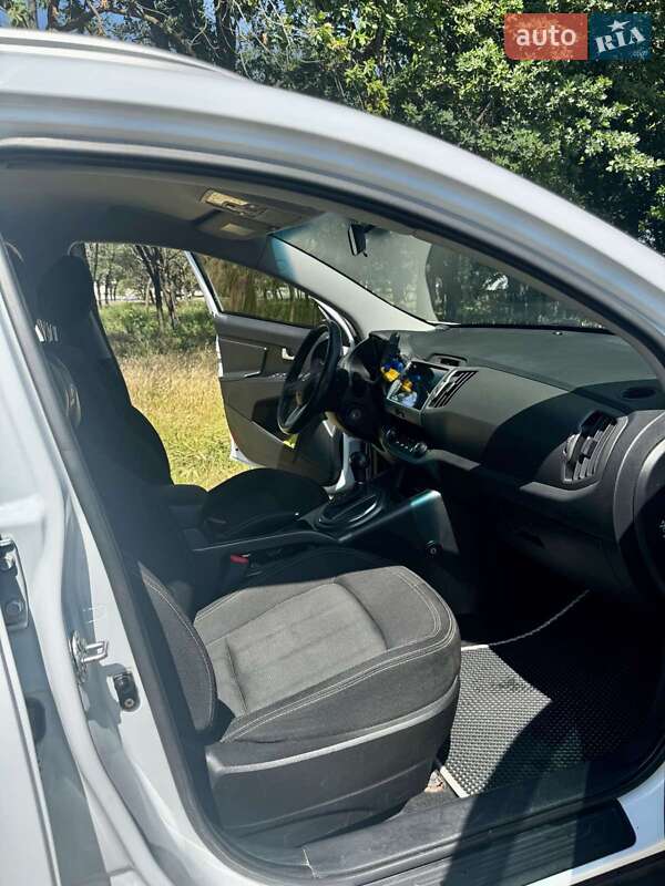 Позашляховик / Кросовер Kia Sportage 2012 в Миколаєві