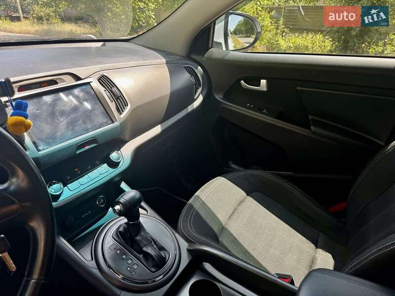 Позашляховик / Кросовер Kia Sportage 2012 в Миколаєві