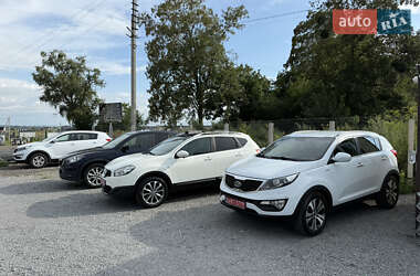 Внедорожник / Кроссовер Kia Sportage 2011 в 