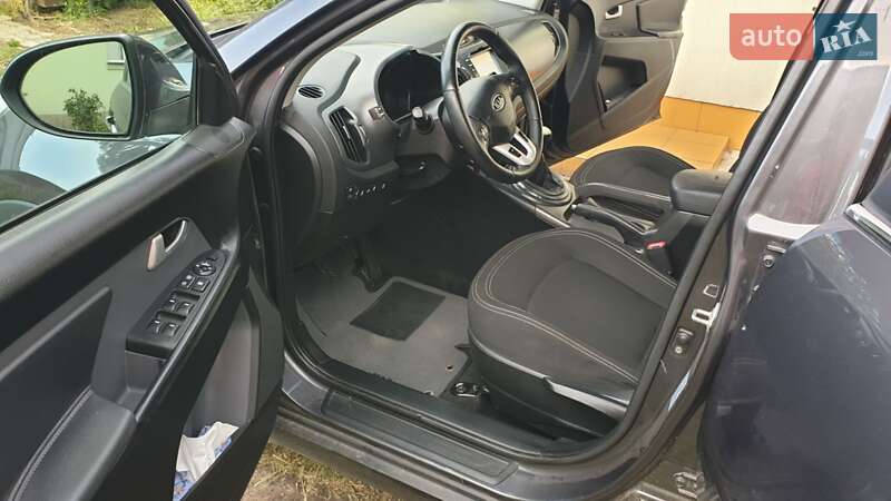 Позашляховик / Кросовер Kia Sportage 2011 в Черкасах