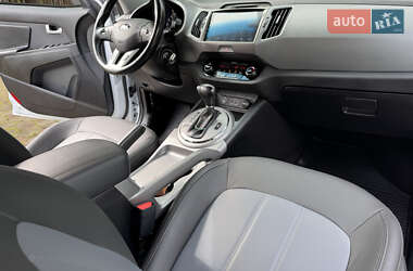 Позашляховик / Кросовер Kia Sportage 2015 в 