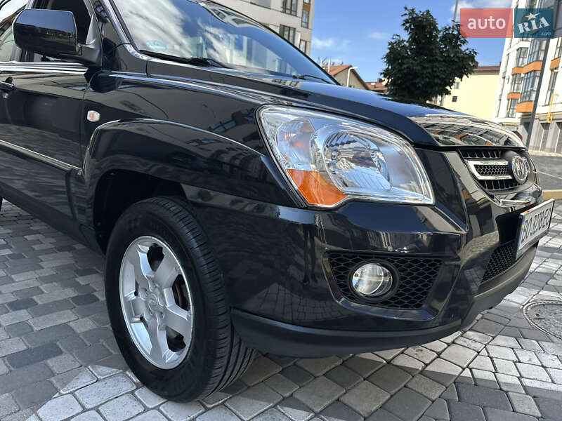 Позашляховик / Кросовер Kia Sportage 2008 в Івано-Франківську