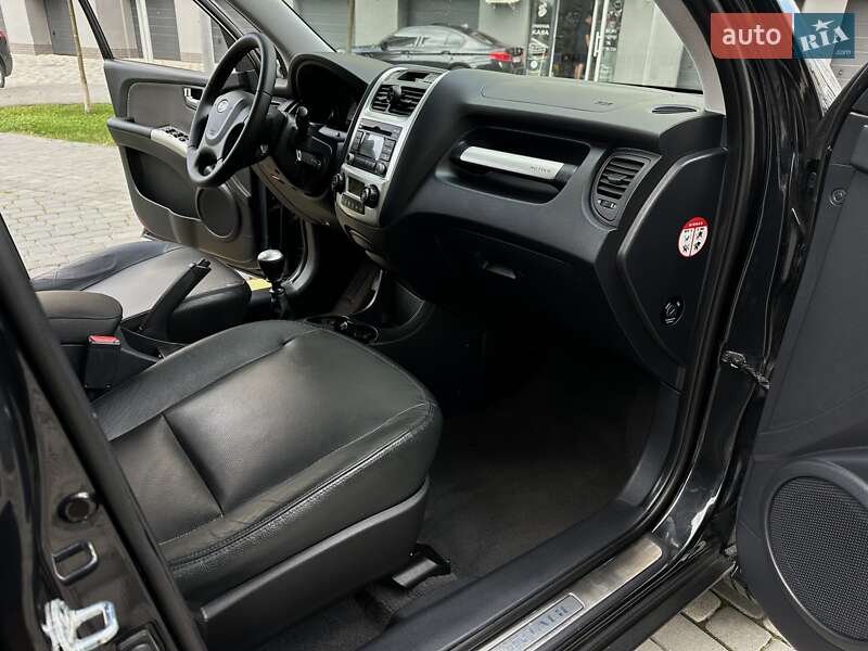 Позашляховик / Кросовер Kia Sportage 2008 в Івано-Франківську