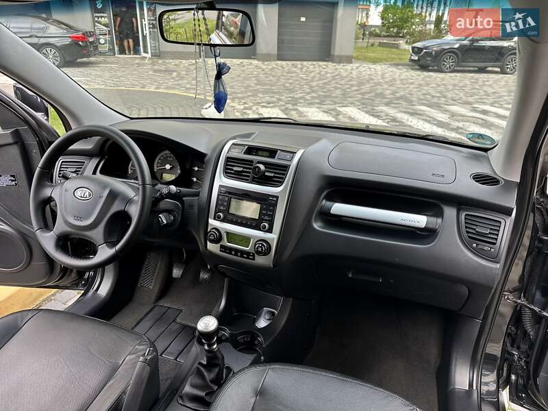 Позашляховик / Кросовер Kia Sportage 2008 в Івано-Франківську