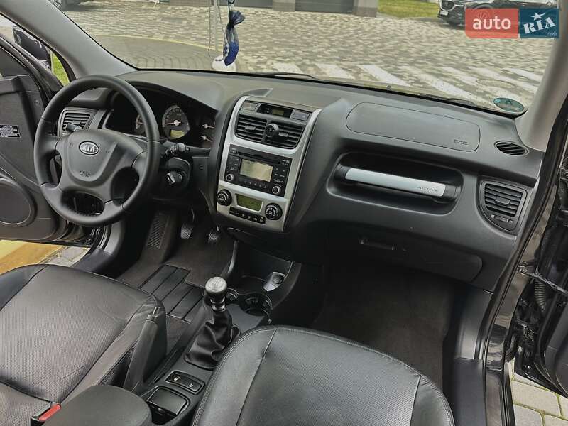 Позашляховик / Кросовер Kia Sportage 2008 в Івано-Франківську