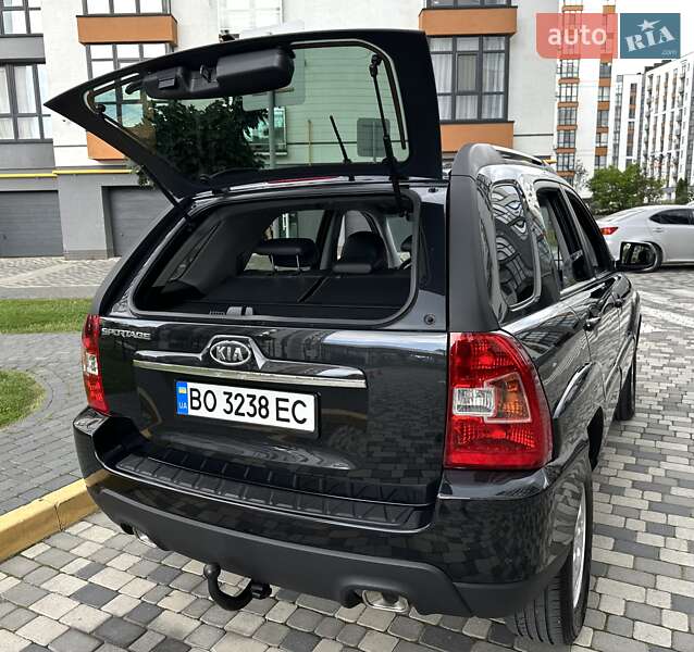 Позашляховик / Кросовер Kia Sportage 2008 в Івано-Франківську