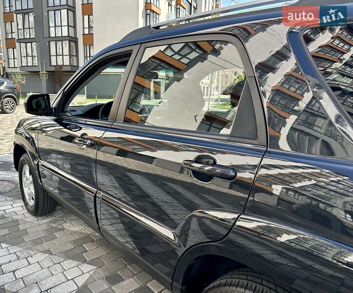 Позашляховик / Кросовер Kia Sportage 2008 в Івано-Франківську
