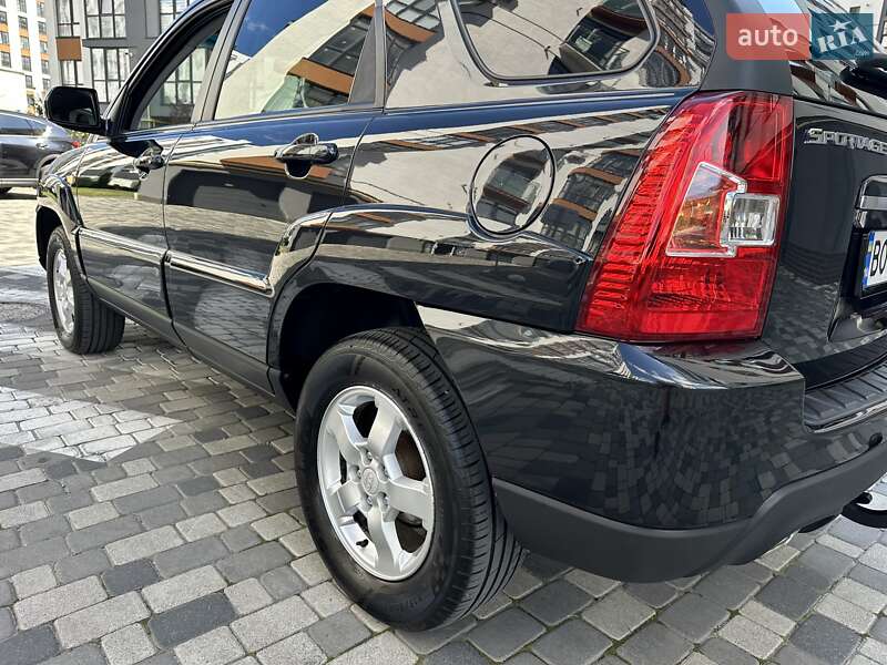 Позашляховик / Кросовер Kia Sportage 2008 в Івано-Франківську