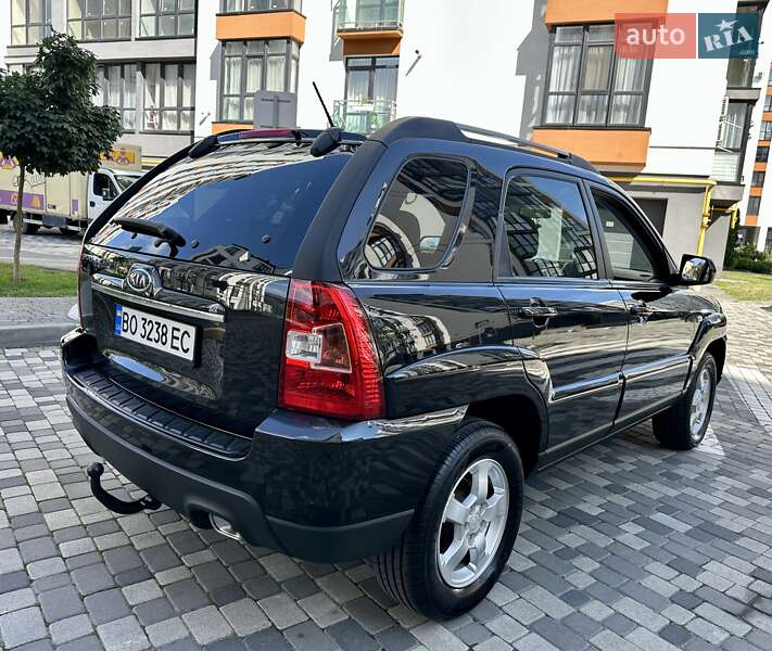 Позашляховик / Кросовер Kia Sportage 2008 в Івано-Франківську